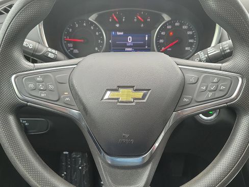Used 2021 Chevrolet Equinox LT image 18