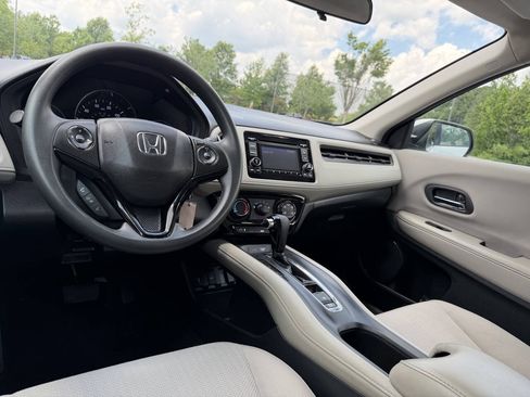 Used 2018 Honda HR-V LX image 22