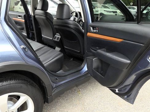Used 2013 Subaru Outback 2.5i Limited w/ Moonroof Pkg AWD/4WD image 37