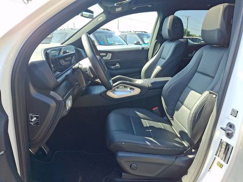 Used 2024 Mercedes-Benz GLS 450 4MATIC image 15