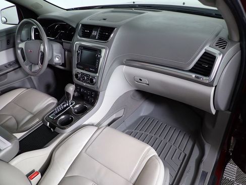 Used 2015 GMC Acadia SLT image 39
