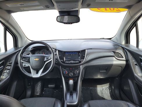 Used 2019 Chevrolet Trax LT w/ LT Convenience Package AWD/4WD image 21