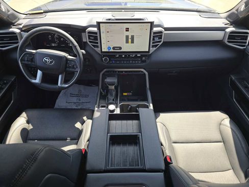 Used 2025 Toyota Tundra Limited AWD/4WD image 18