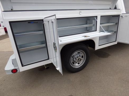 New 2026 Ford F350 XL w/ XL Chrome Package image 8