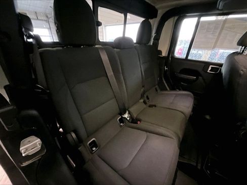 Used 2021 Jeep Gladiator Sport AWD/4WD image 16