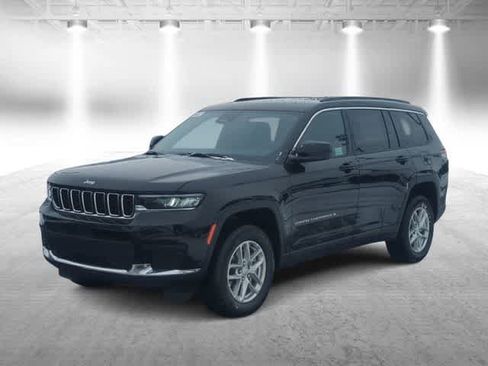 New 2025 Jeep Grand Cherokee L Laredo image 4