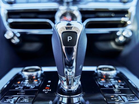 Used 2024 Bentley Flying Spur V8 AWD/4WD image 68