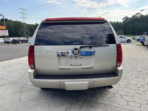 Used 2013 Cadillac Escalade Luxury RWD image 13