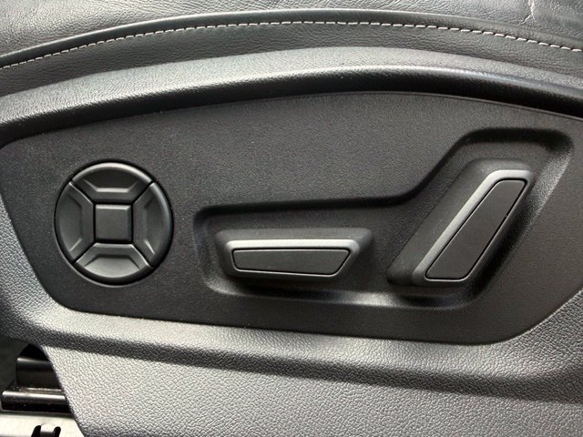 Used 2023 Audi Q8 Premium AWD/4WD image 16