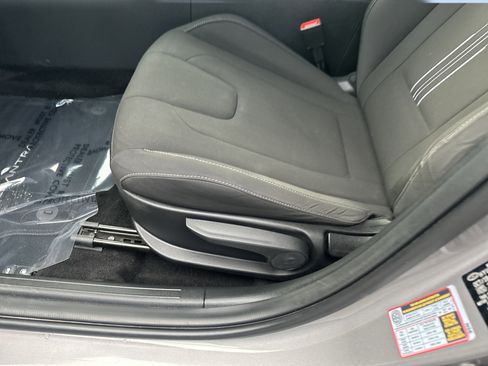 Used 2023 Hyundai Elantra SEL image 11
