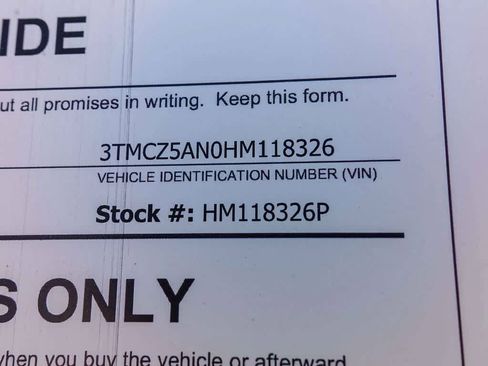 Used 2017 Toyota Tacoma TRD Sport w/ Tow Package (A/T) image 27