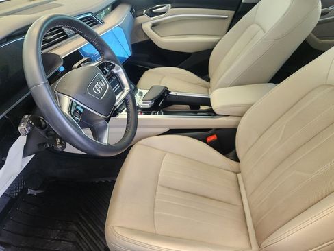 Used 2021 Audi e-tron Premium Plus w/ Premium Plus Package image 13