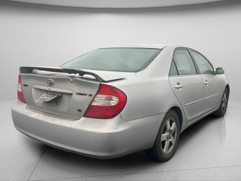 Used 2004 Toyota Camry SE image 4