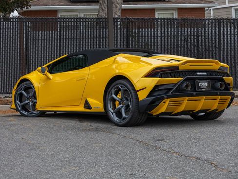 Used 2024 Lamborghini Huracan EVO image 47