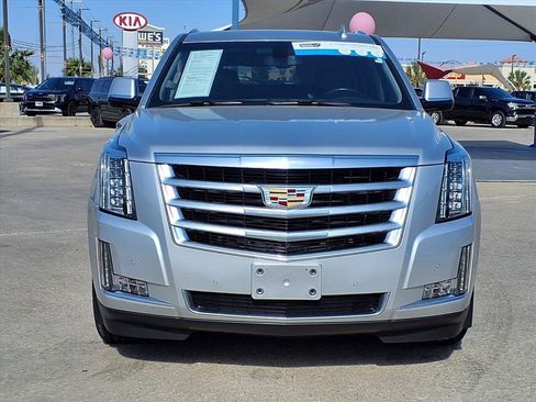 Used 2020 Cadillac Escalade 2WD image 2