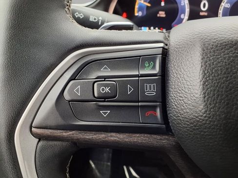 Used 2023 Jeep Grand Cherokee L Limited w/ Black Appearance Package image 13