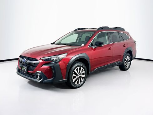 Used 2025 Subaru Outback Premium AWD/4WD image 3