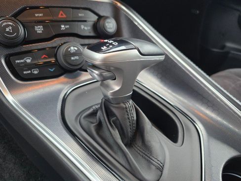 Used 2015 Dodge Challenger R/T Plus image 28