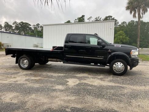 Used 2024 RAM 5500 4x4 Crew Cab image 2