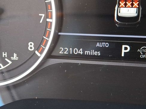 Used 2022 Nissan Pathfinder SV AWD/4WD image 17