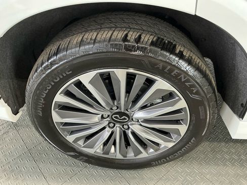 Used 2025 INFINITI QX80 Sensory image 58