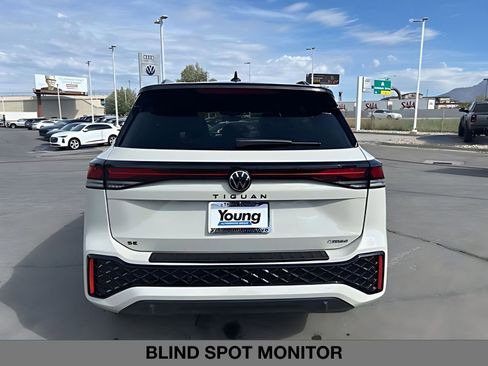 New 2026 Volkswagen Tiguan SE R-Line image 4