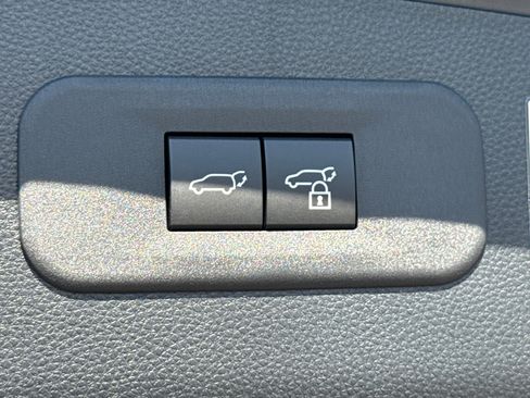 New 2026 Toyota Crown Signia Limited image 8