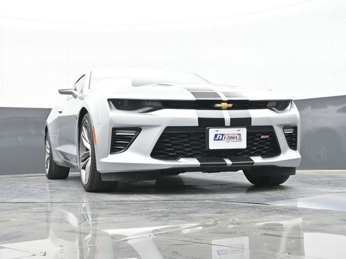 Used 2018 Chevrolet Camaro SS RWD image 49