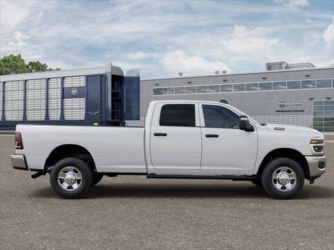 New 2026 RAM 2500 Tradesman AWD/4WD image 24