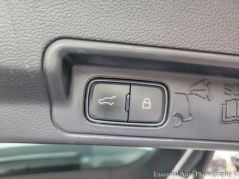 Used 2020 Ford Explorer XLT AWD/4WD image 23