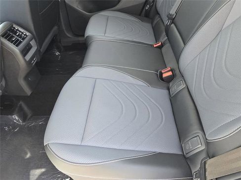 New 2026 Volkswagen Tiguan SE FWD image 10