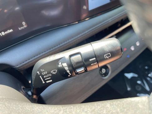 Certified 2023 Nissan Ariya FWD image 28