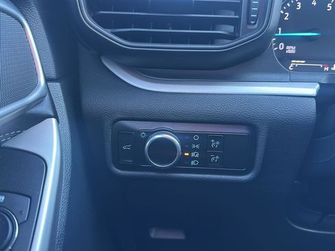 Used 2023 Ford Explorer XLT image 22
