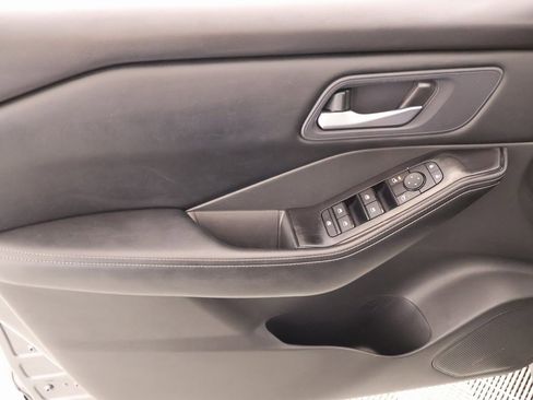 Used 2024 Nissan Rogue SV image 14