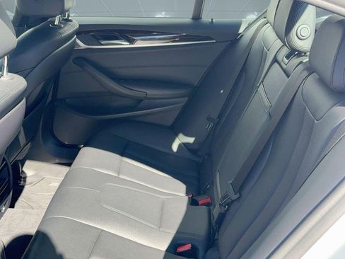 Used 2019 BMW 530i image 13