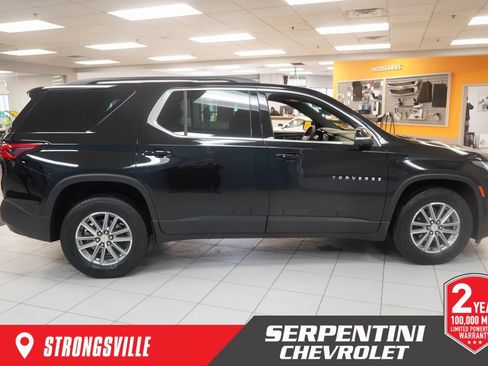 Used 2023 Chevrolet Traverse LT image 11
