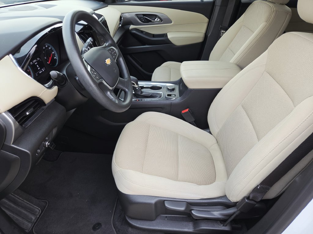 Used 2023 Chevrolet Traverse LS FWD image 11