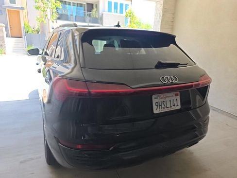 Used 2024 Audi Q8 e-tron Premium Plus w/ Premium Plus Package AWD/4WD image 4