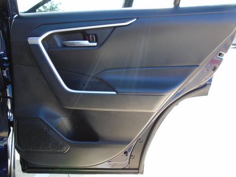 Used 2021 Toyota RAV4 XLE FWD image 30
