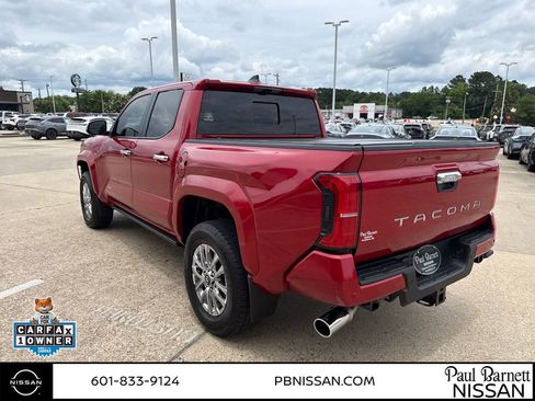 Used 2025 Toyota Tacoma Limited AWD/4WD image 15