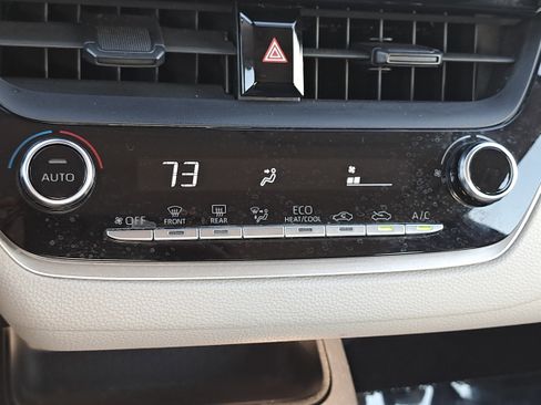 Used 2022 Toyota Corolla LE image 20