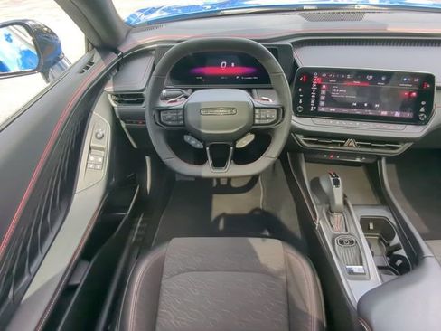 Used 2025 Dodge Charger R/T w/ Sun & Sound Package image 17