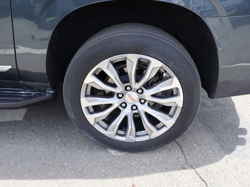 Used 2021 GMC Yukon XL Denali image 43