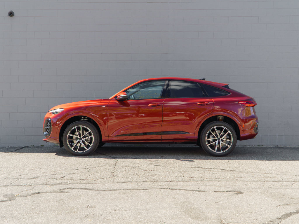 New 2026 Audi Q5 Premium Plus AWD/4WD image 3