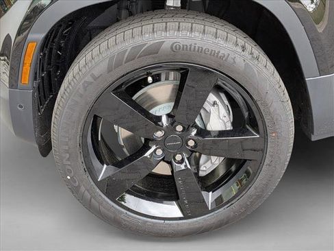 New 2026 Land Rover Defender 110 S image 9