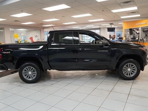 Used 2023 Chevrolet Colorado LT w/ LT Convenience Package II image 13