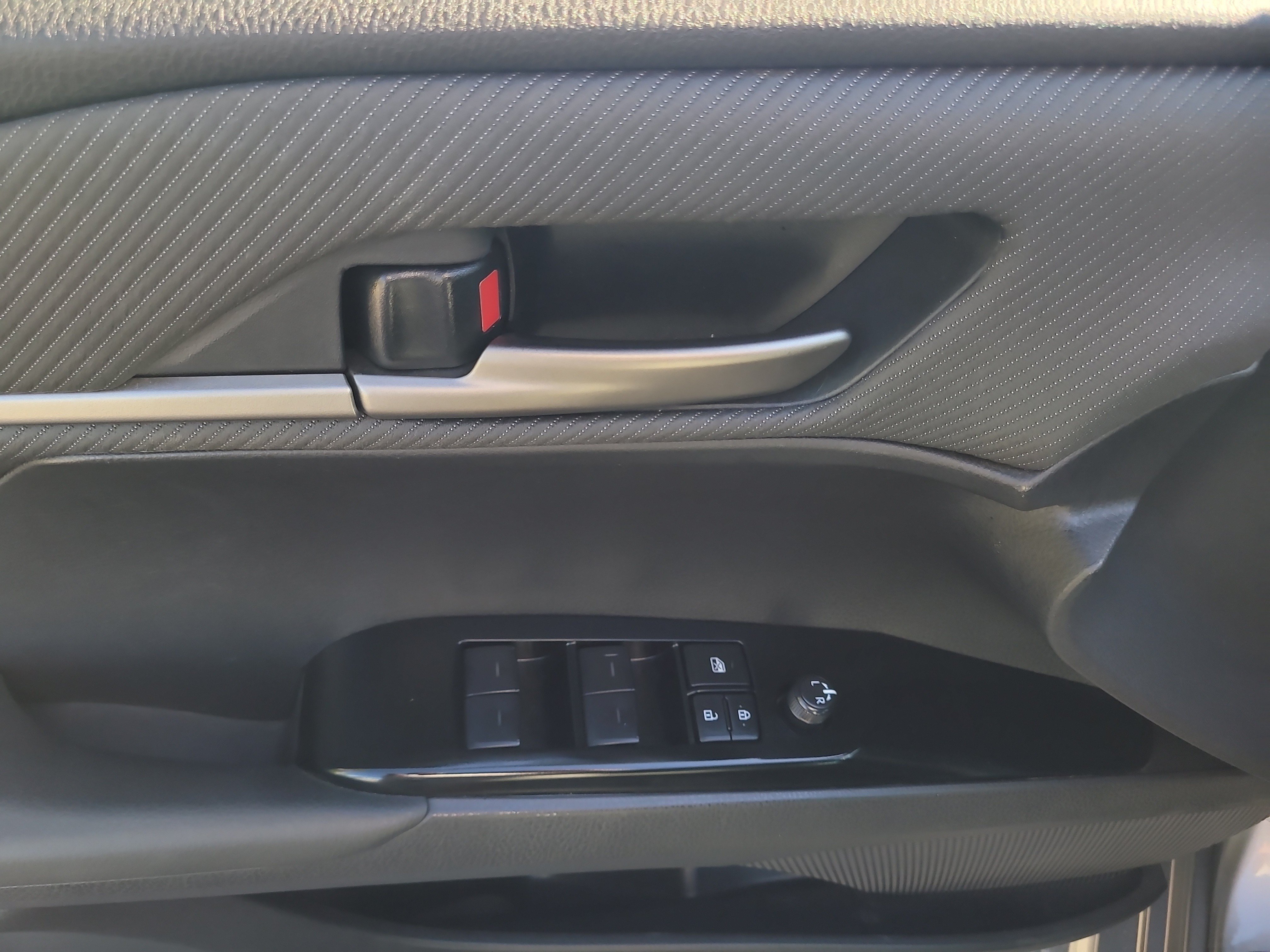 Used 2025 Toyota Camry SE w/ Multimedia Upgrade Package FWD image 17