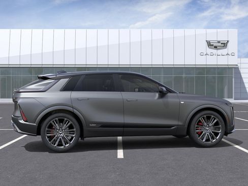 New 2026 Cadillac Lyriq V image 5