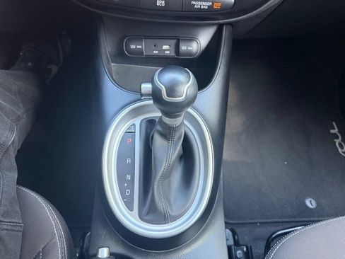Used 2016 Kia Soul FWD image 21
