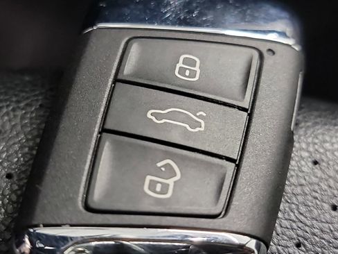 Used 2022 Volkswagen Atlas SE image 30